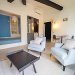 Apartment Le Platane De La Canourgue