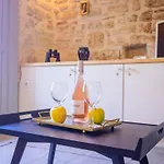 Le Platane De La Canourgue Montpellier